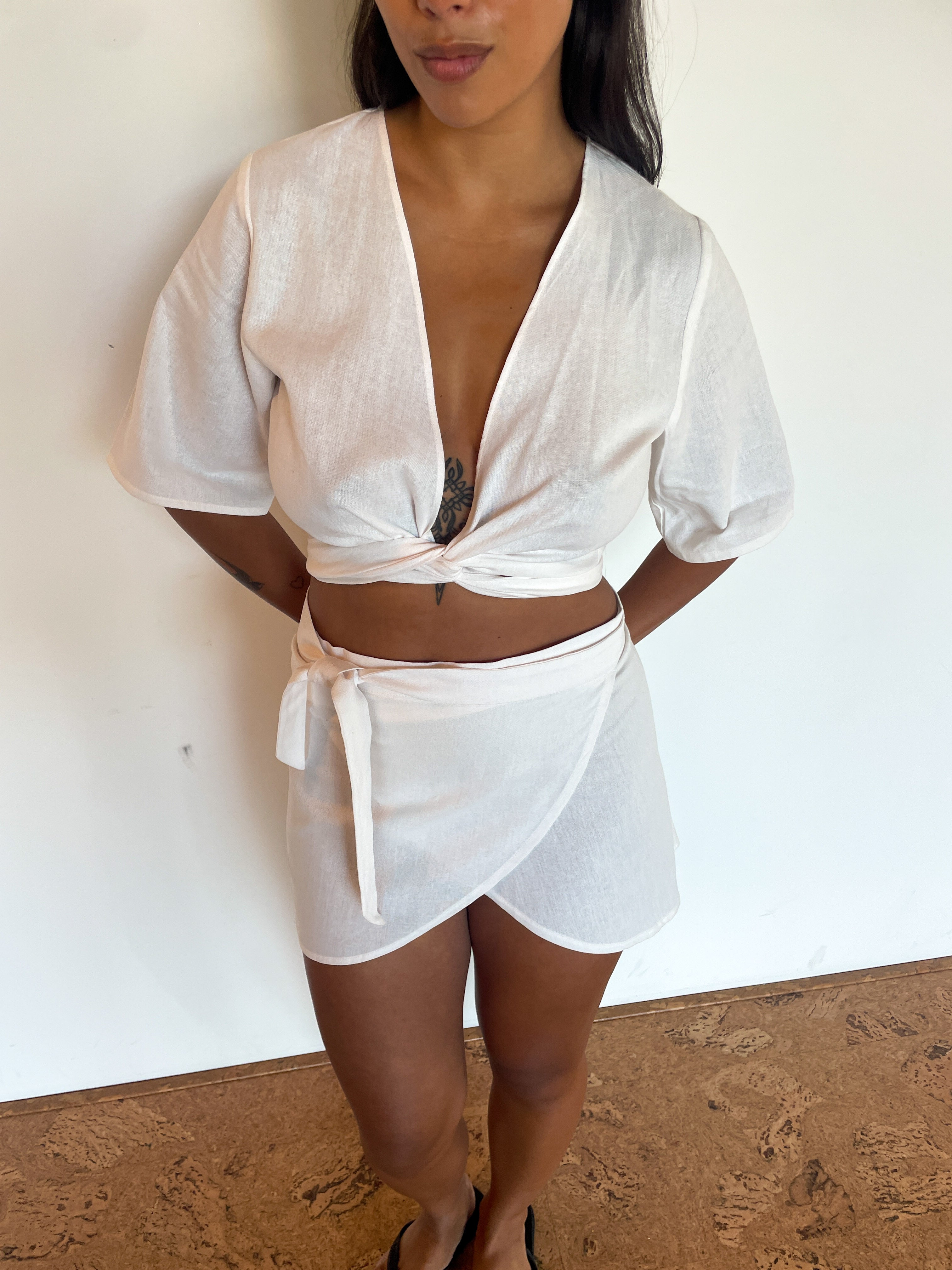 ultimate wrap top | white