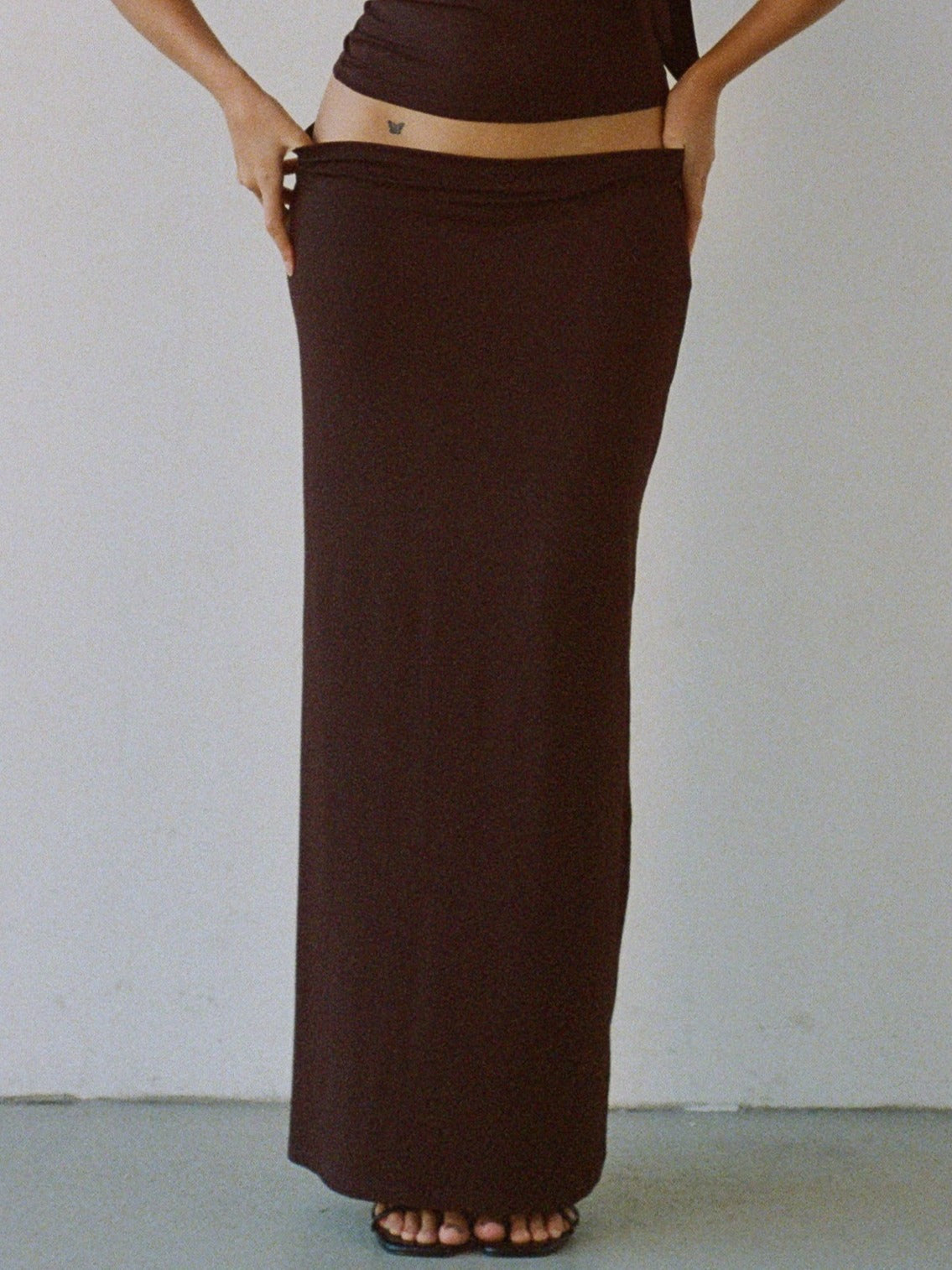 2-way stretch skirt | espresso