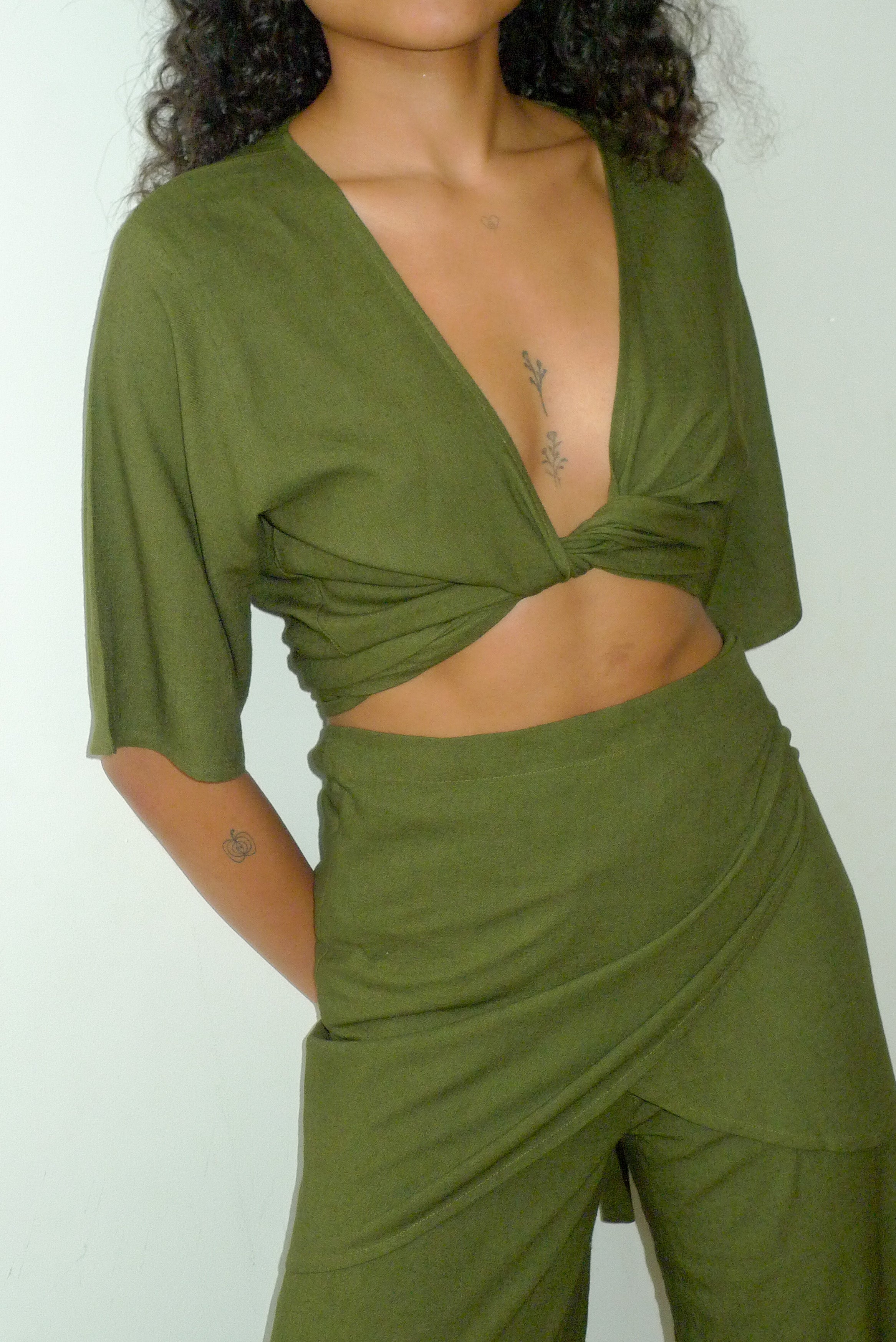 ultimate wrap top | avocado | last pieces