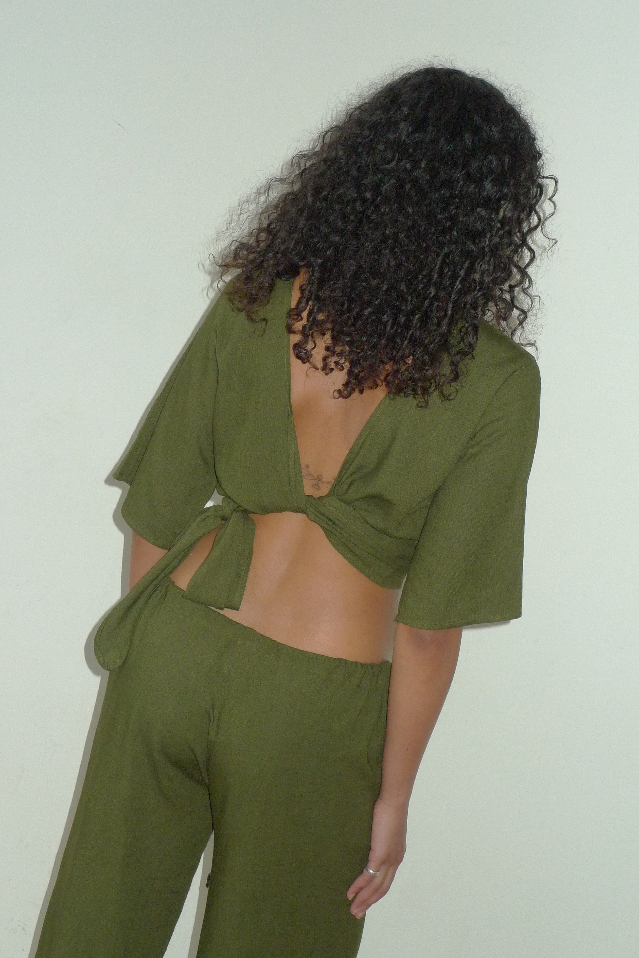 ultimate wrap top | avocado | last pieces