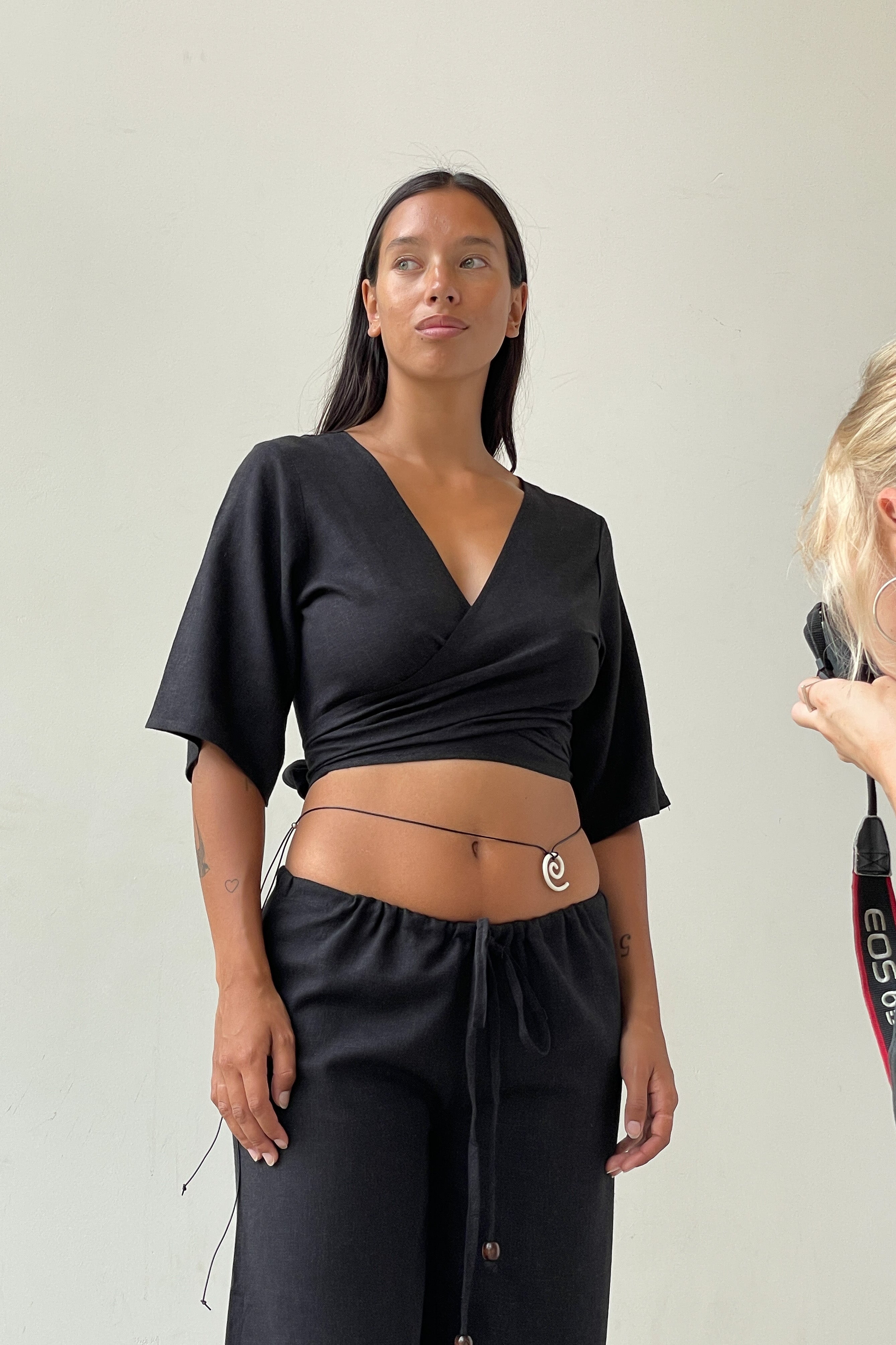 ultimate wrap top | black